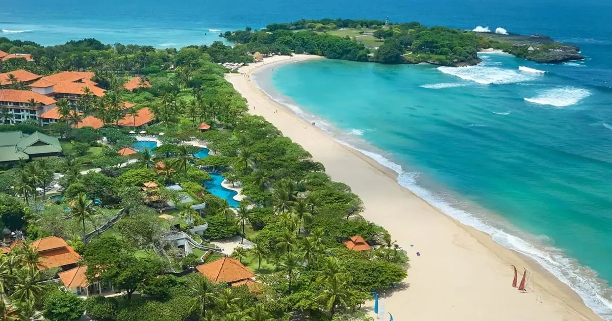 Future-Proofing Luxury: The Rise of Biophilic and High-Tech Tropical Villas in Bali