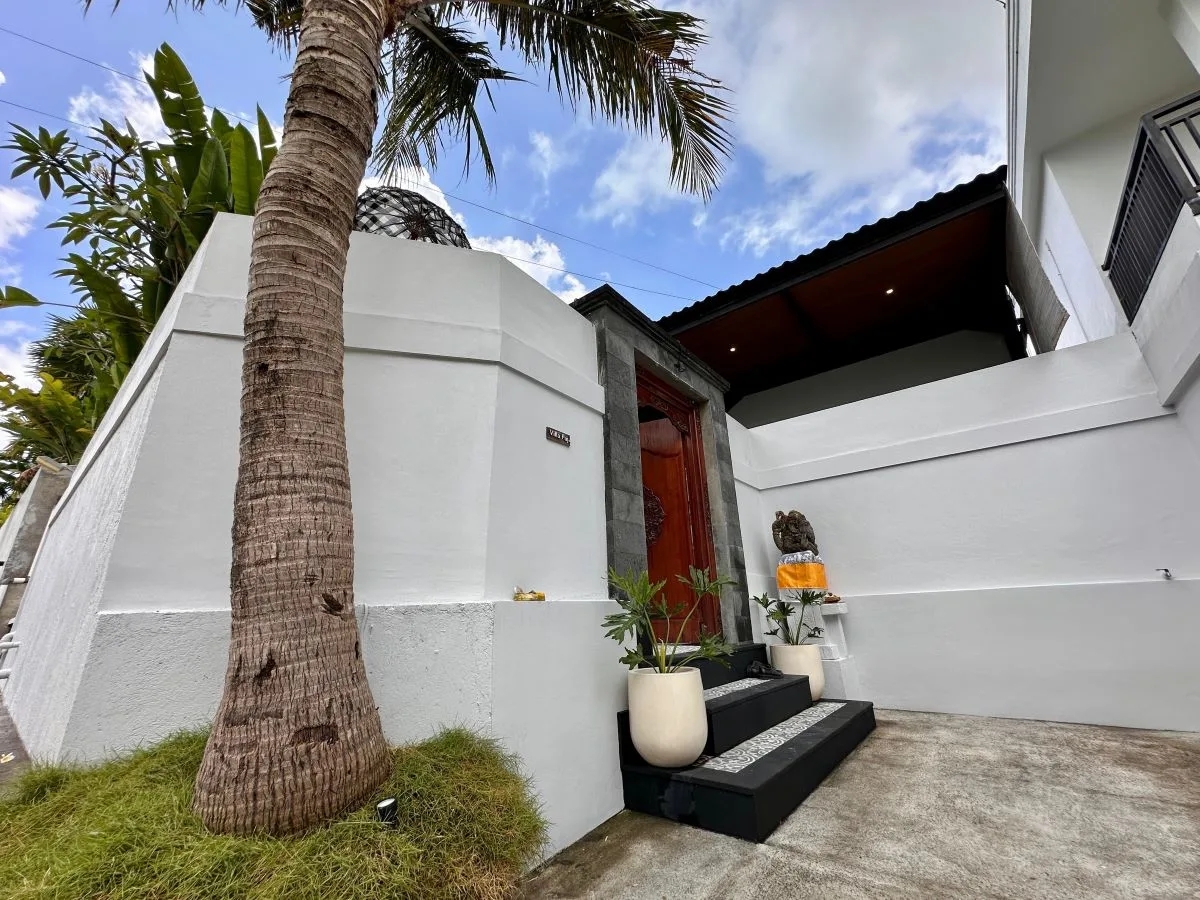 2 Bedroom Private Villa for Rent, Enjoy a Sunset at a Beach in Babakan Canggu