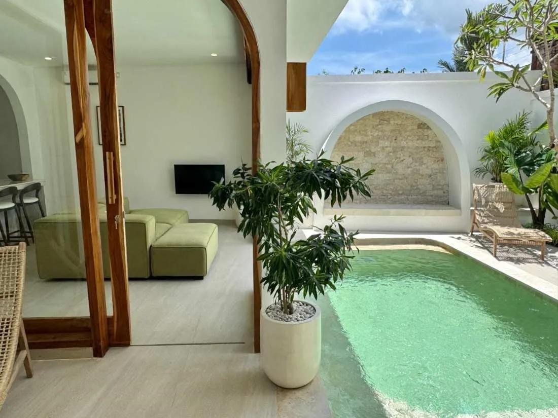 Modern Tropical 2 Bedroom Villa for Rent in Seseh Near the Beach