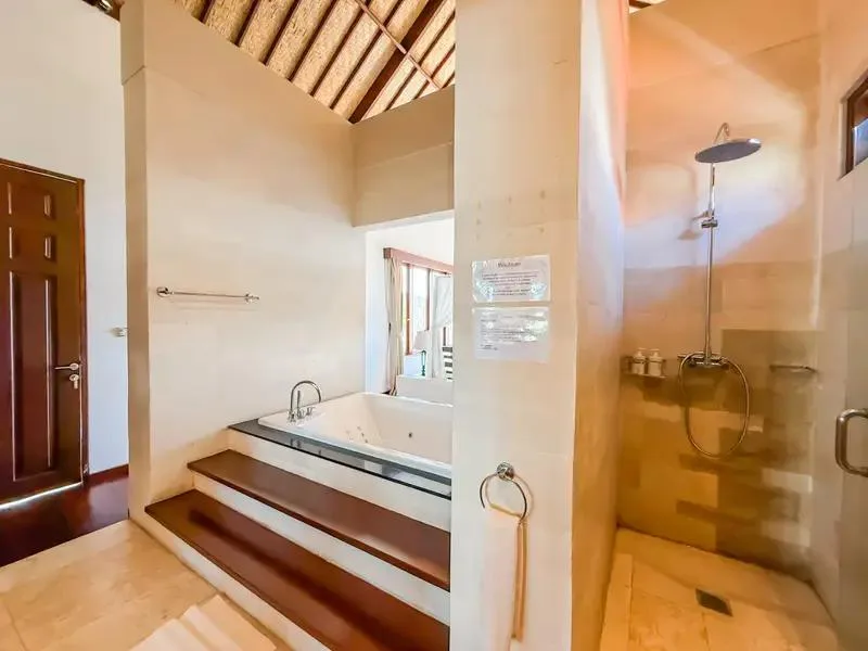 ULUWATU | 4-BEDROOM OCEAN VIEW VILLA & OPERATIONAL BUSINESS | FREEHOLD | REF ID: DR0439