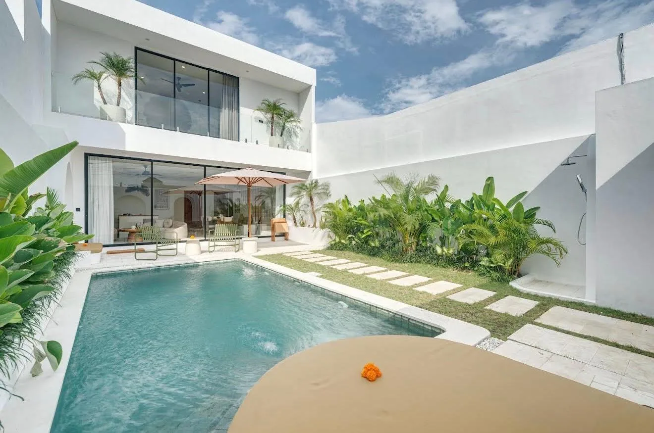 Smart Modern 3-Bedroom Private Living Villa in Tumbak Bayuh, Pererenan Area