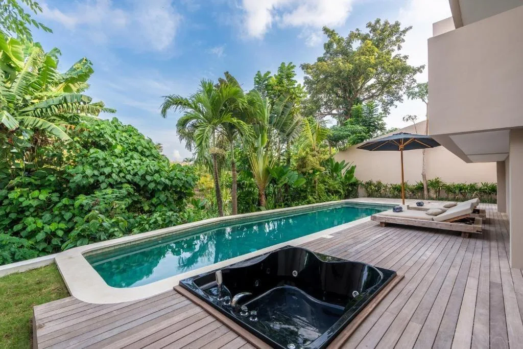 BATU BOLONG, CANGGU | 4-BEDROOM VILLA | MONTHLY RENTAL | REF ID: DR0470