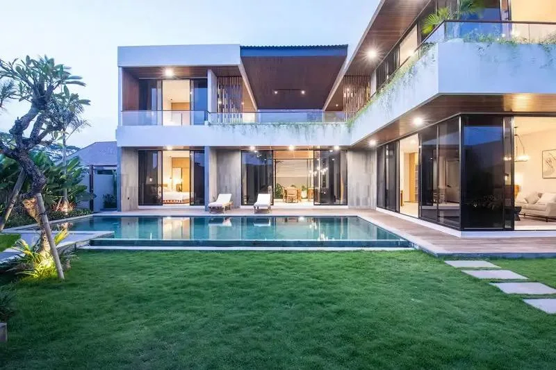 PANTAI NYANYI | 4-BEDROOM MODERN TROPICAL VILLA | FREEHOLD