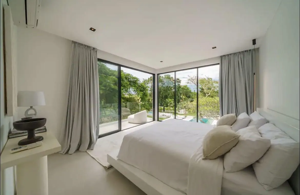 Umalas 5-Bedroom Luxury Villa: Premium Monthly Rental with Sunset and Rice Field Views