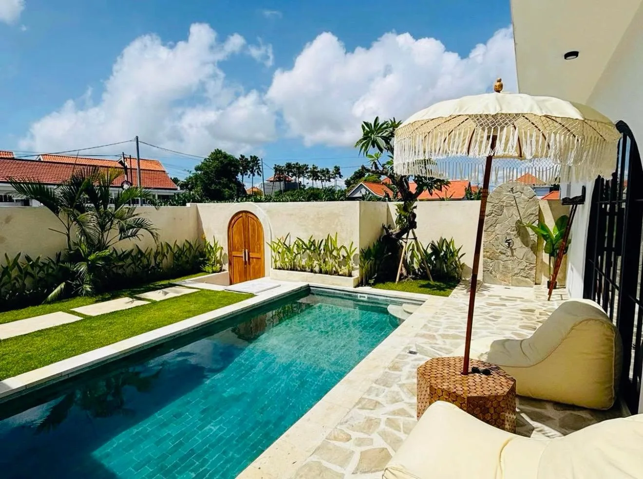 Long Term 3 Bedroom Modern Tropical Rental Villa in Canggu Bali