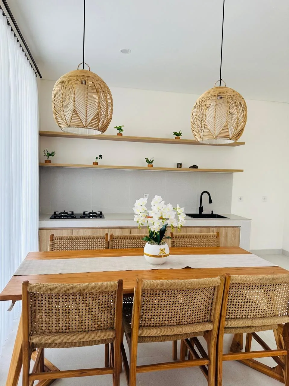 Freehold Modern Santorini Villa in Goa Gong Ungasan