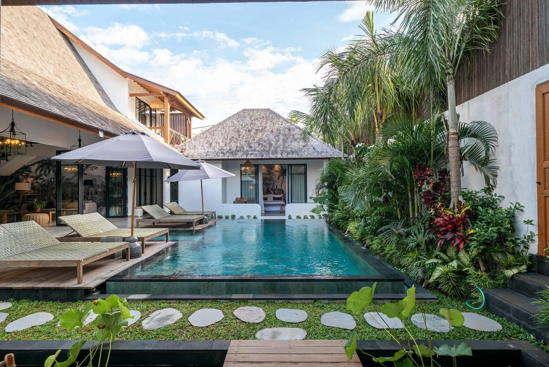 Leasehold 4 Bedroom Luxury Villa in Pererenan