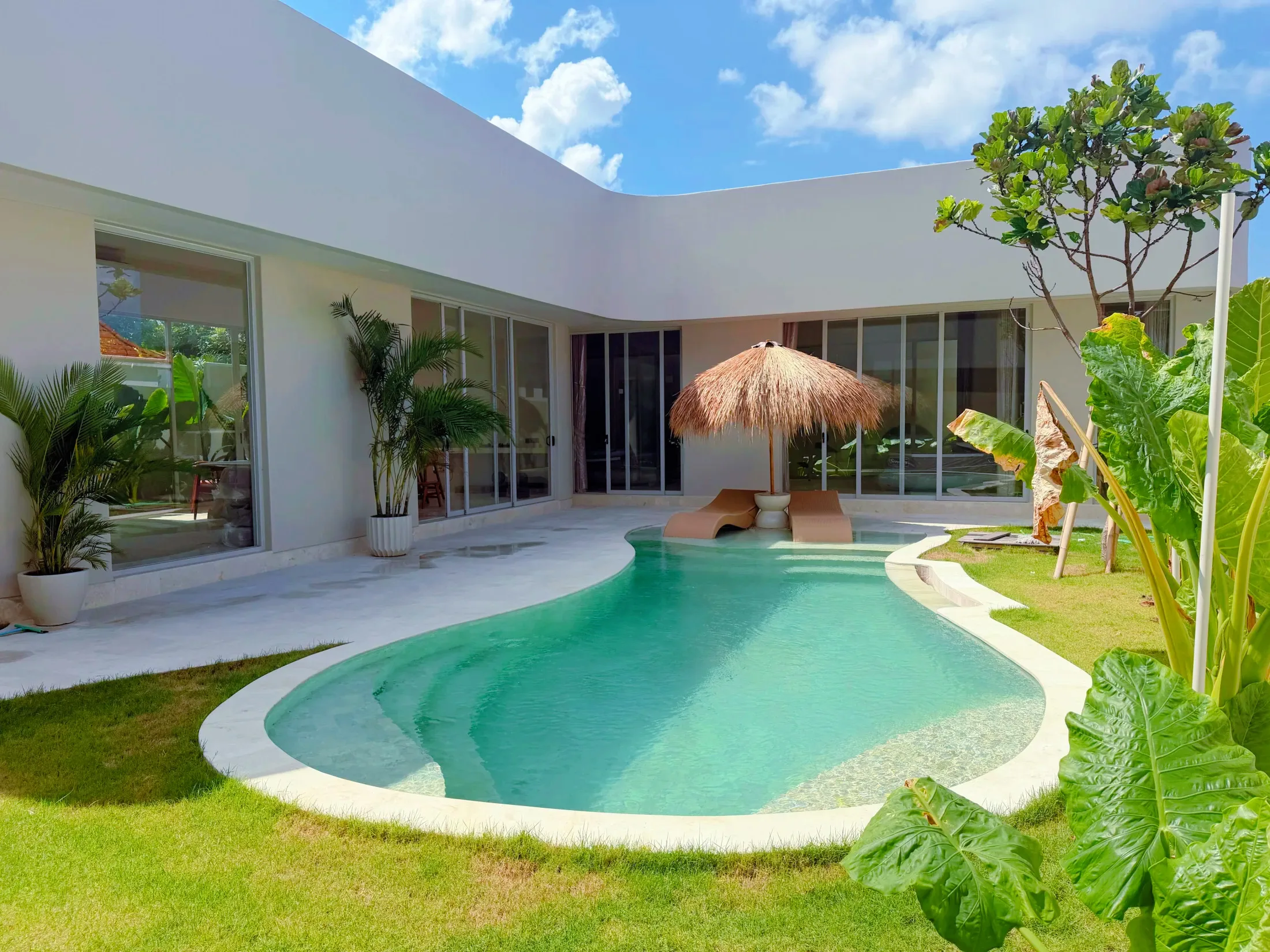 Charming 3 Bedroom Villa for Rent in Prime Pererenan Pantai Lima