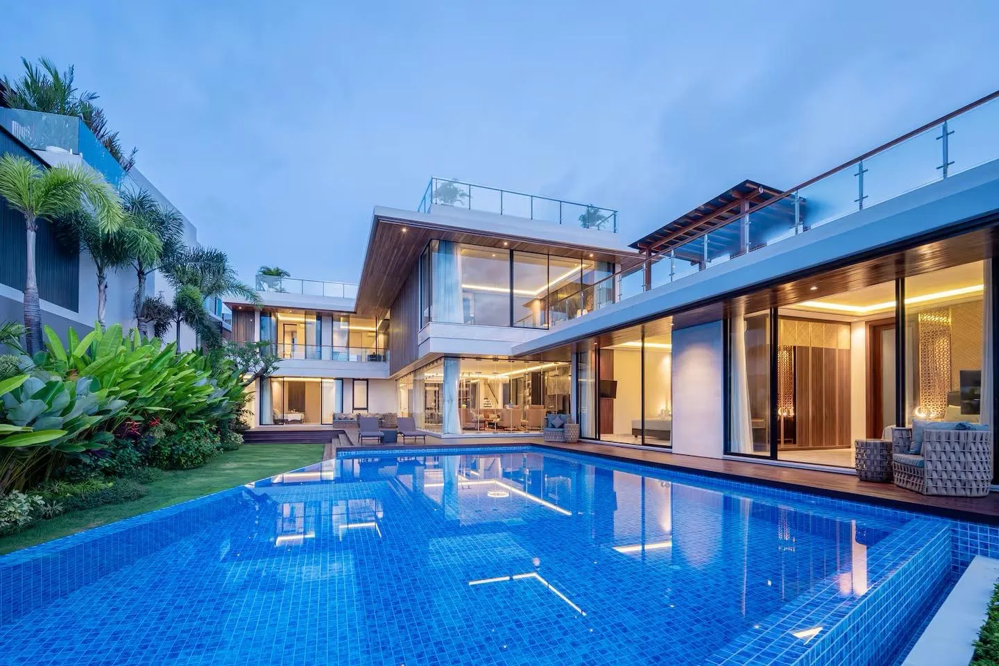UNGASAN | 6-BEDROOM LUXURY VILLA | PANORAMIC OCEAN & CITY VIEWS | FREEHOLD | REF ID: DR0440