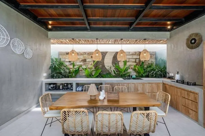 Well Maintained 4 Bedroom Villa for Monthly Rent in Kerobokan Bali
