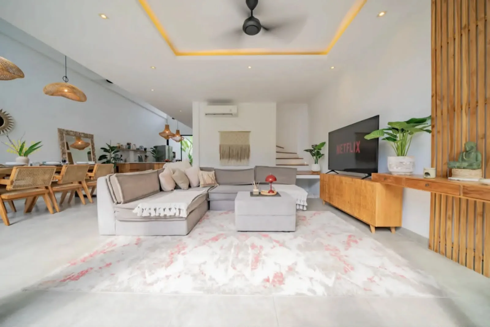 Leasehold 3 Bedroom Turnkey Luxury Villa for Sale in Berawa Canggu