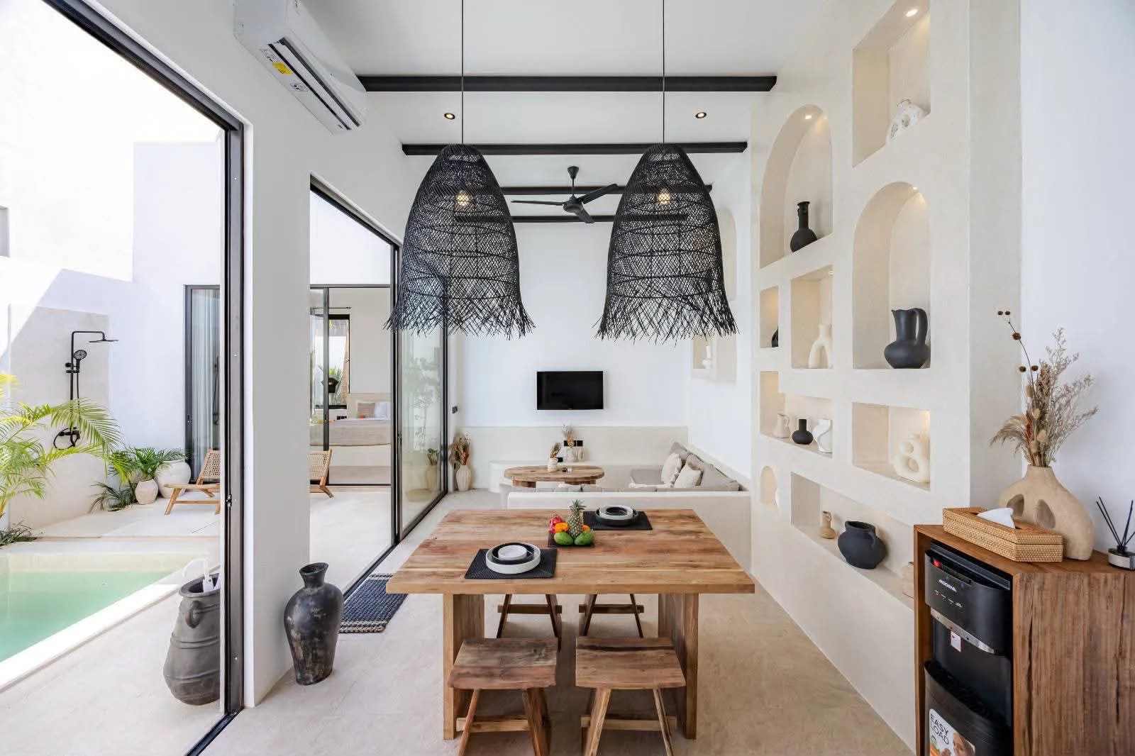 Monthly 1 Bedroom Modern Tropical Rental Villa in Kedungu Bali