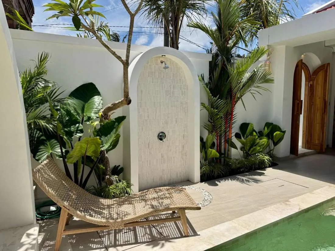 Modern Tropical 2 Bedroom Villa for Rent in Seseh Near the Beach