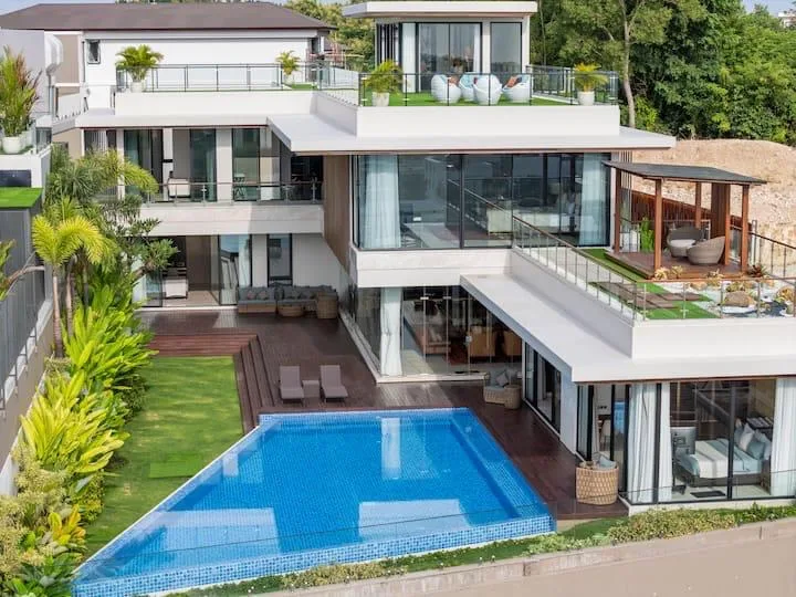 5 Bedroom Luxury Tropical Estate for Rent in Premium Ungasan Location