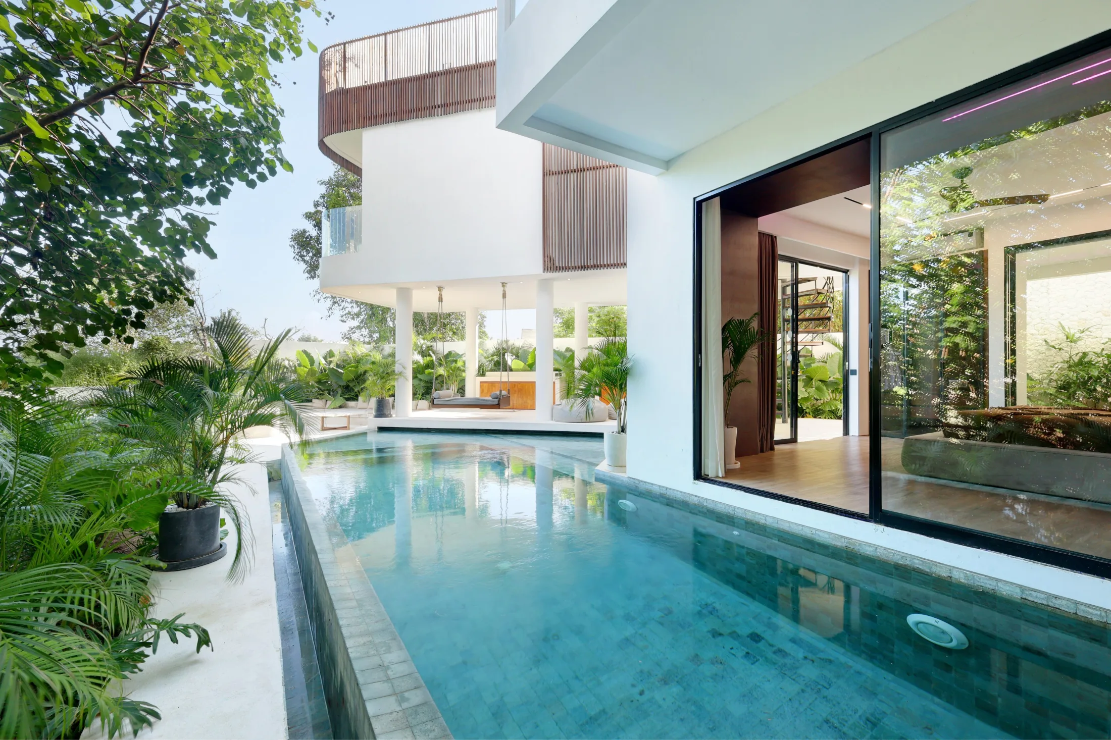 Pererenan 5-Bedroom Luxury Villa: Beachside Living Built for Wellness