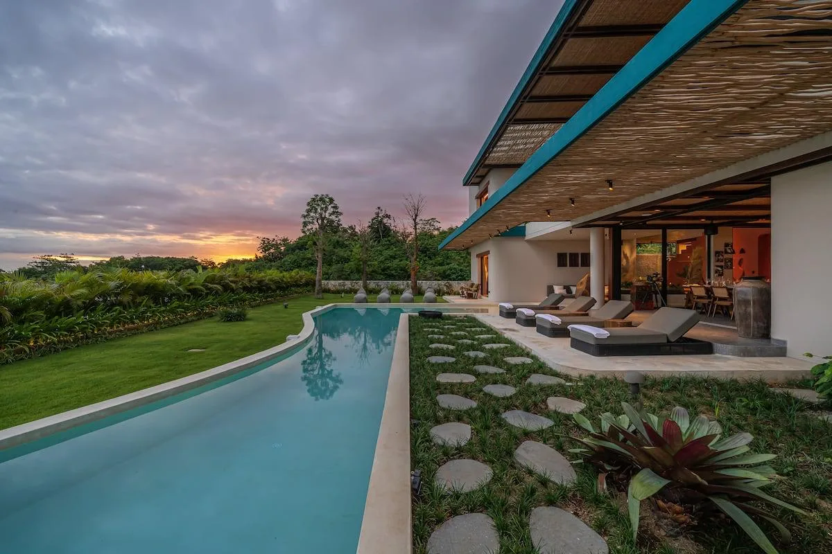 Freehold 4 Bedroom Luxury Sea View Villa for Sale in Uluwatu