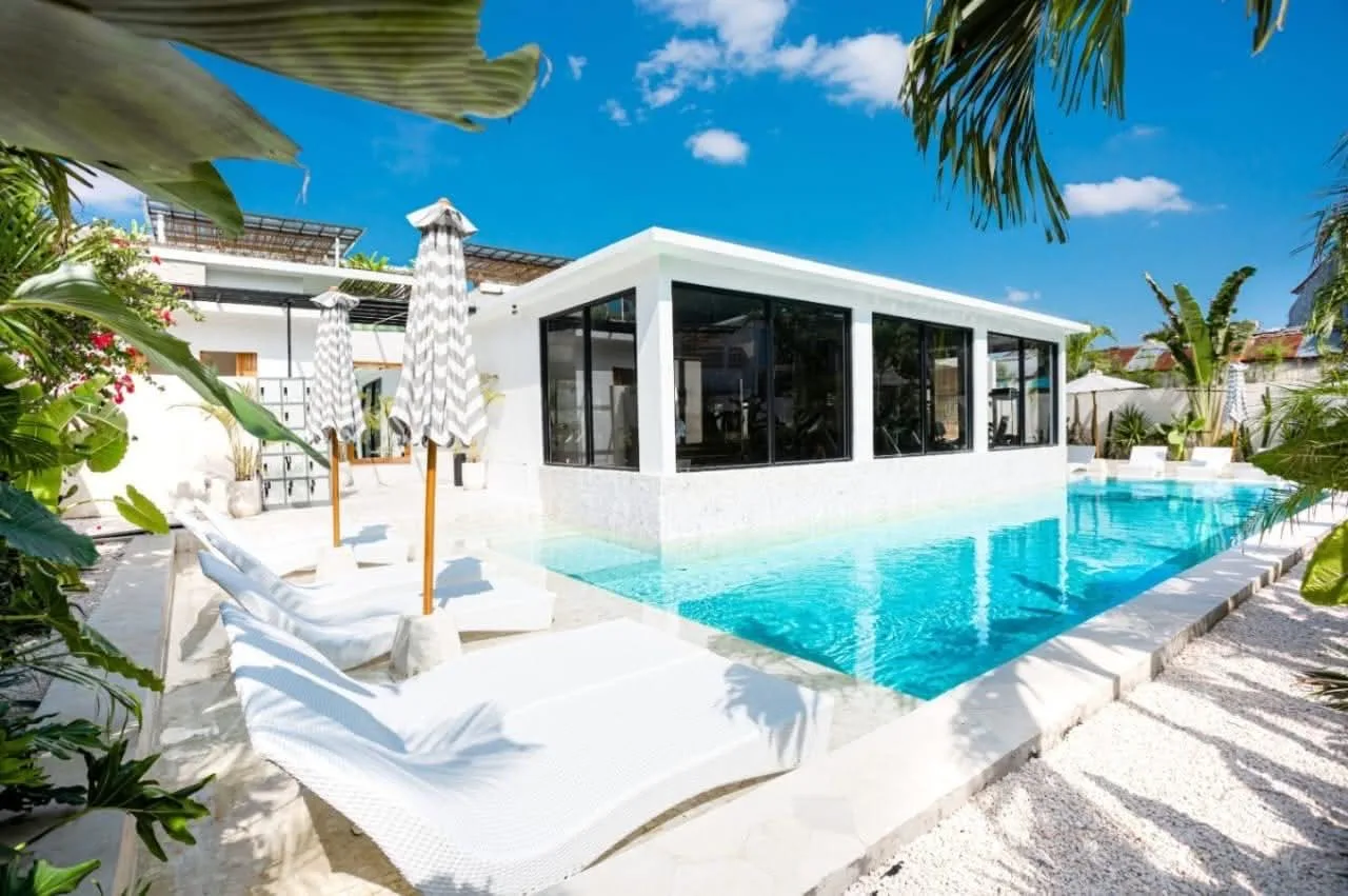 Tumbak Bayuh 2-Bedroom Luxury Villa: Prime Location with Private Gym and Sauna