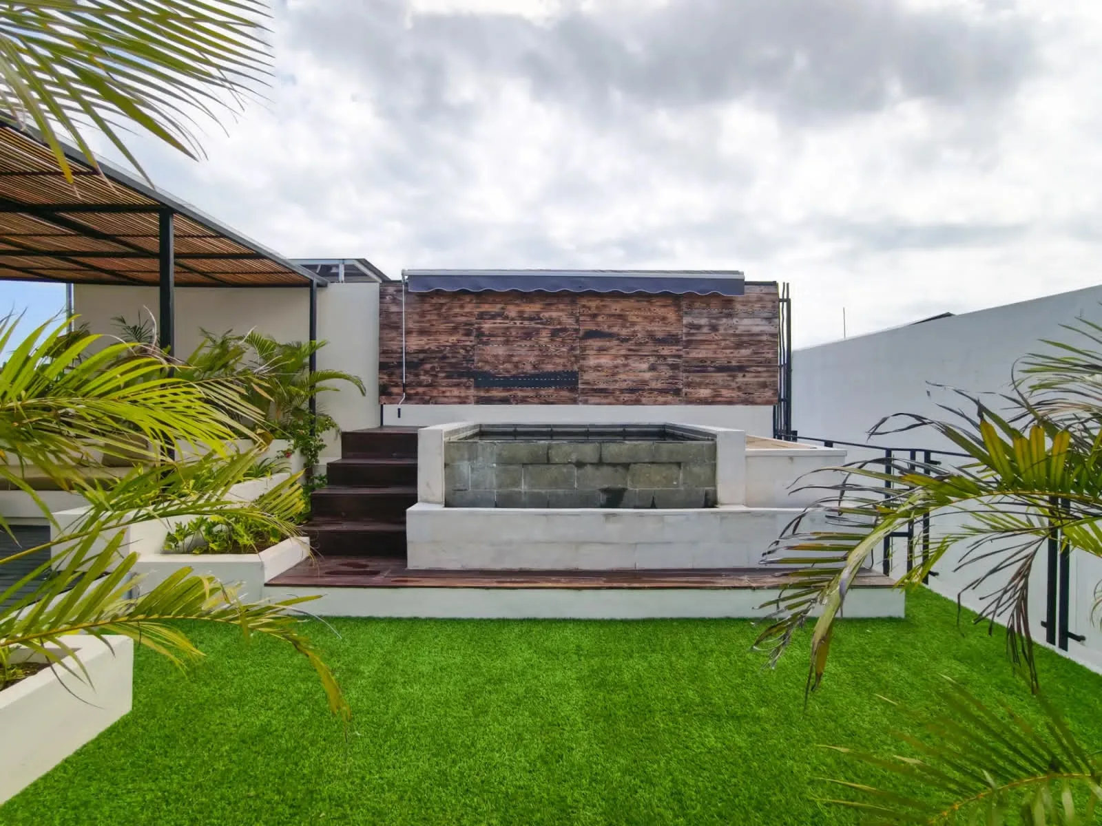 Leasehold 3 Bedroom Luxury Beachside Villa for Sale in Berawa Canggu