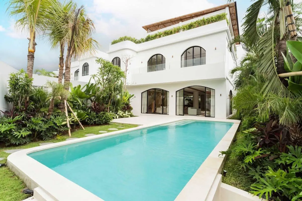 Monthly Fully Serviced 4 Bedroom Luxury Rental Villa in Berawa Canggu