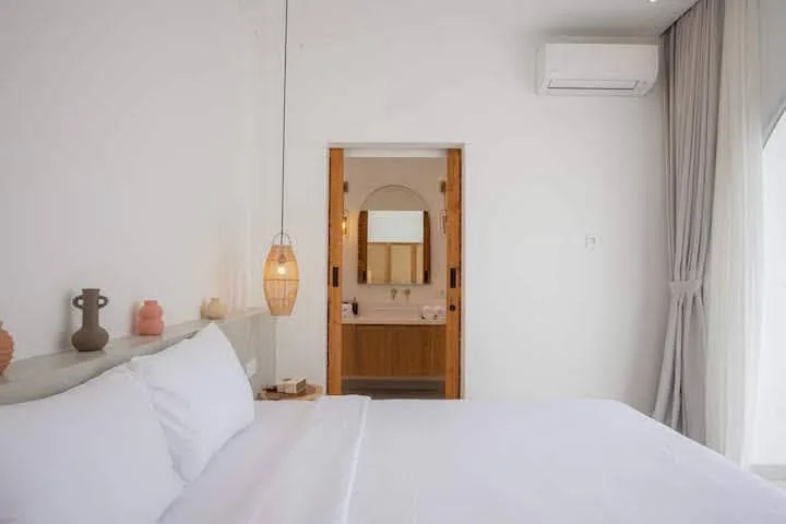 Yearly 4 Bed Mediterranean Luxury Beach Villa in Batu Bolong Bali