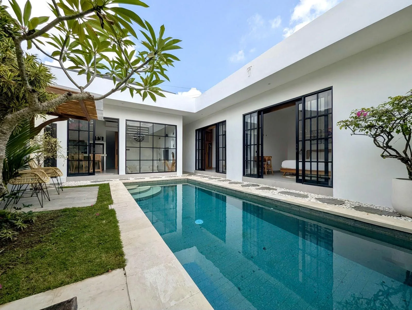 BABAKAN | 2-BEDROOM VILLA | RENTAL | REF ID: DR0413