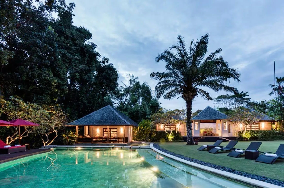 Freehold 6 Bedroom Luxury Estate for Sale in Berawa Canggu