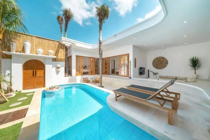 Monthly 3 Bedroom Tropical Rental Villa in Pererenan Canggu