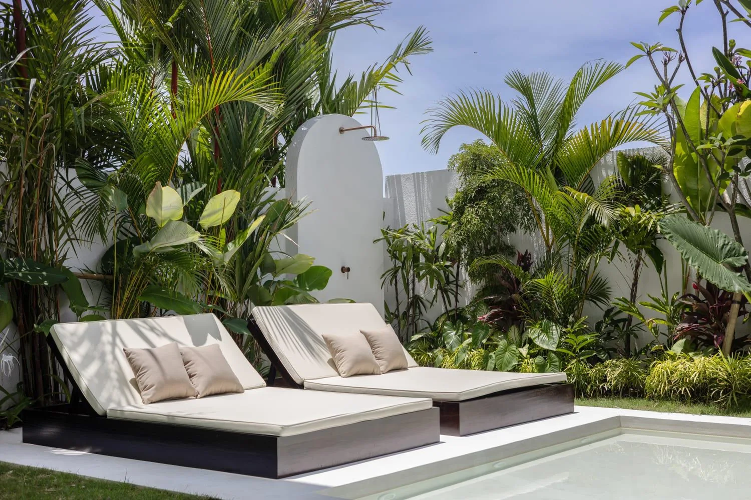SESEH | 3-BEDROOM LUXURY OCEAN VIEW VILLA | MONTHLY & YEARLY RENTAL | LEASEHOLD | REF ID: DR0397