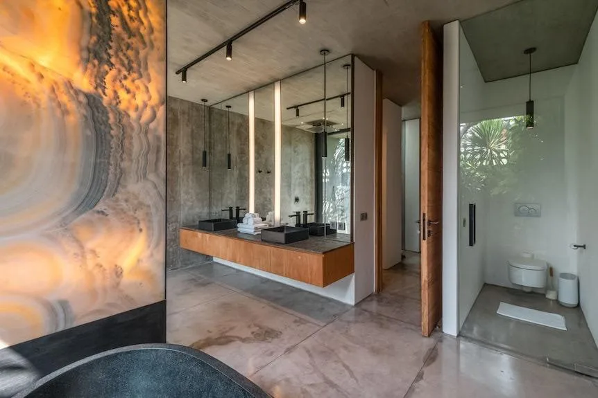 Canggu Freehold 5 Bedroom Luxury Villa Modern Tropical Design
