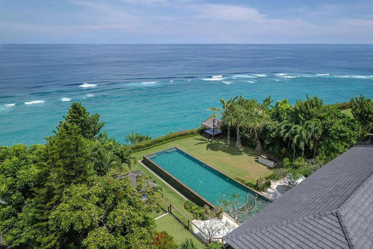 ULUWATU | 6-BEDROOM CLIFFFRONT LUXURY VILLA | FOR SALE | REF ID: DR0447