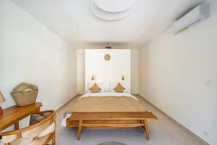 Well Maintained 4 Bedroom Villa for Monthly Rent in Kerobokan Bali