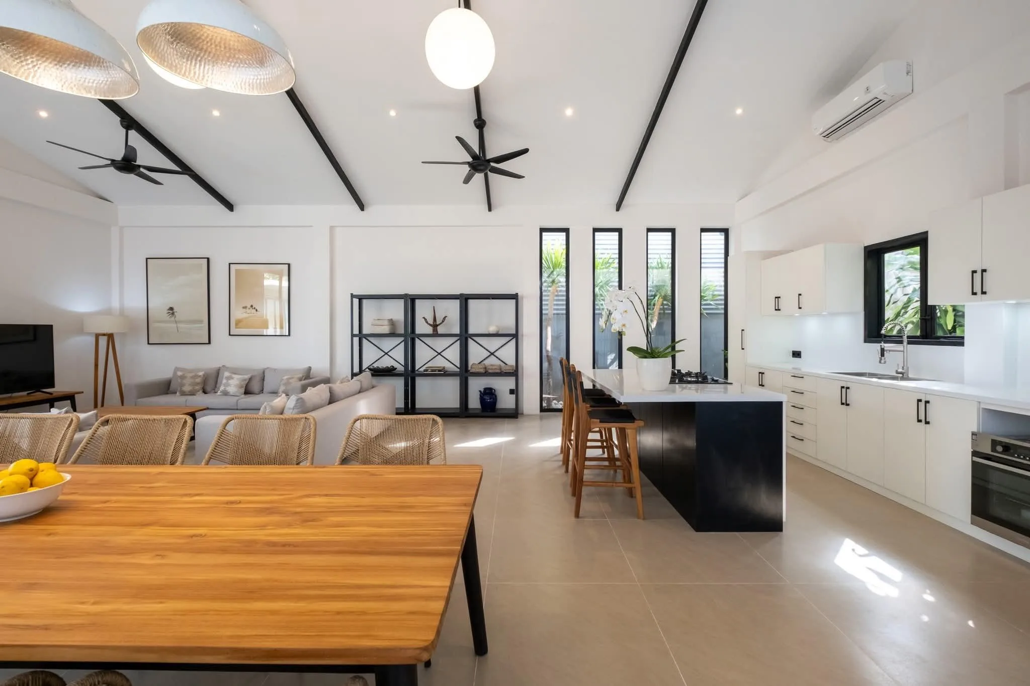 Luxury 4 Bedroom Beachside Villa for Monthly Rent in Seminyak Bali