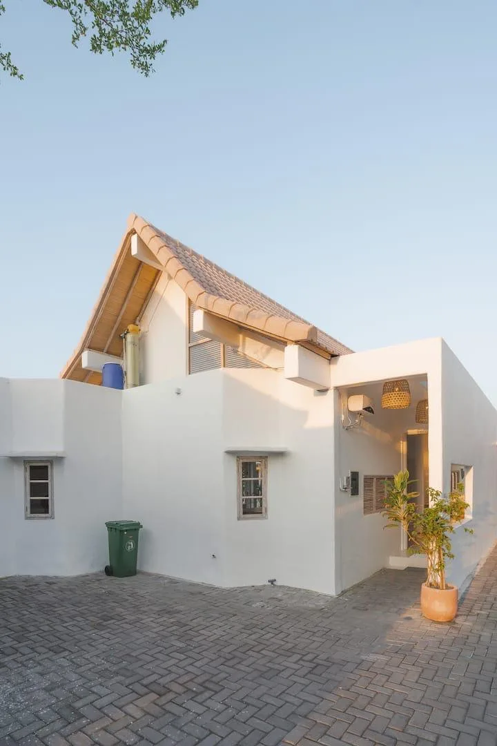 Cozy 4 Bedroom Villa Rent Umalas Bumbak: Secure Your Green Bali Haven Why This Fully Serviced Bumbak Property Is the Perfect Choice