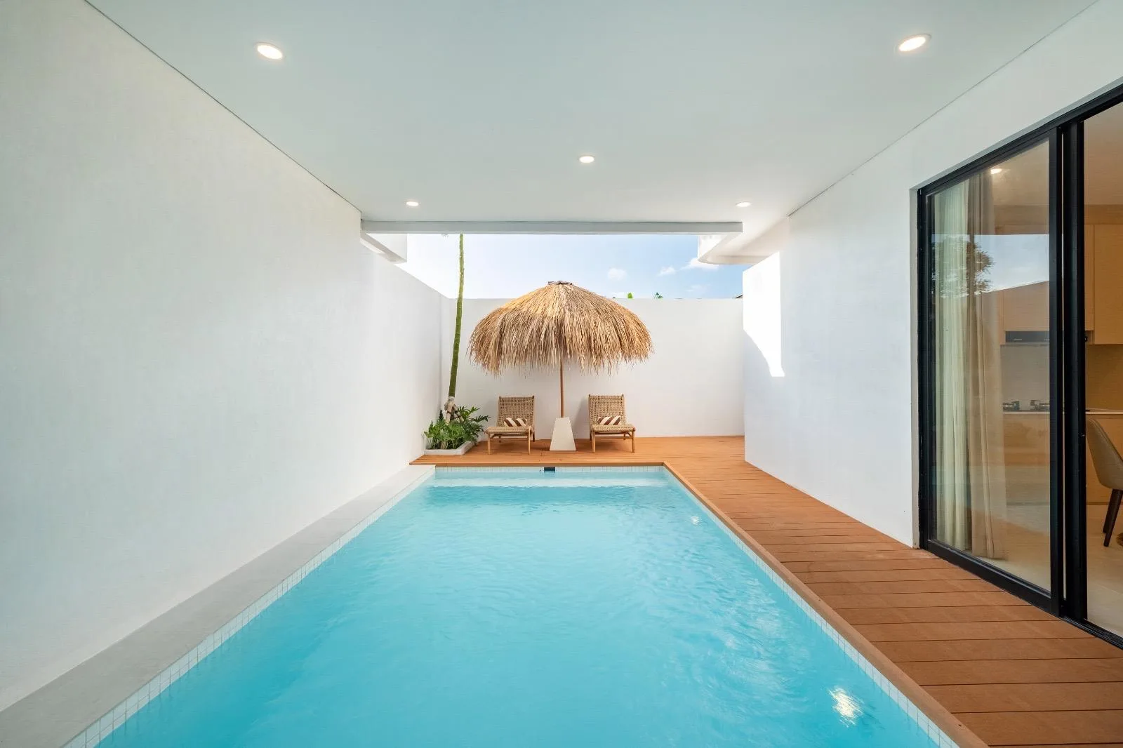 KEROBOKAN - KUTA UTARA | 3-BEDROOM PRIVATE POOL VILLA | 110 M2 LAND | 153 M2 BUILDING | FOR SALE | REF ID: DR0398