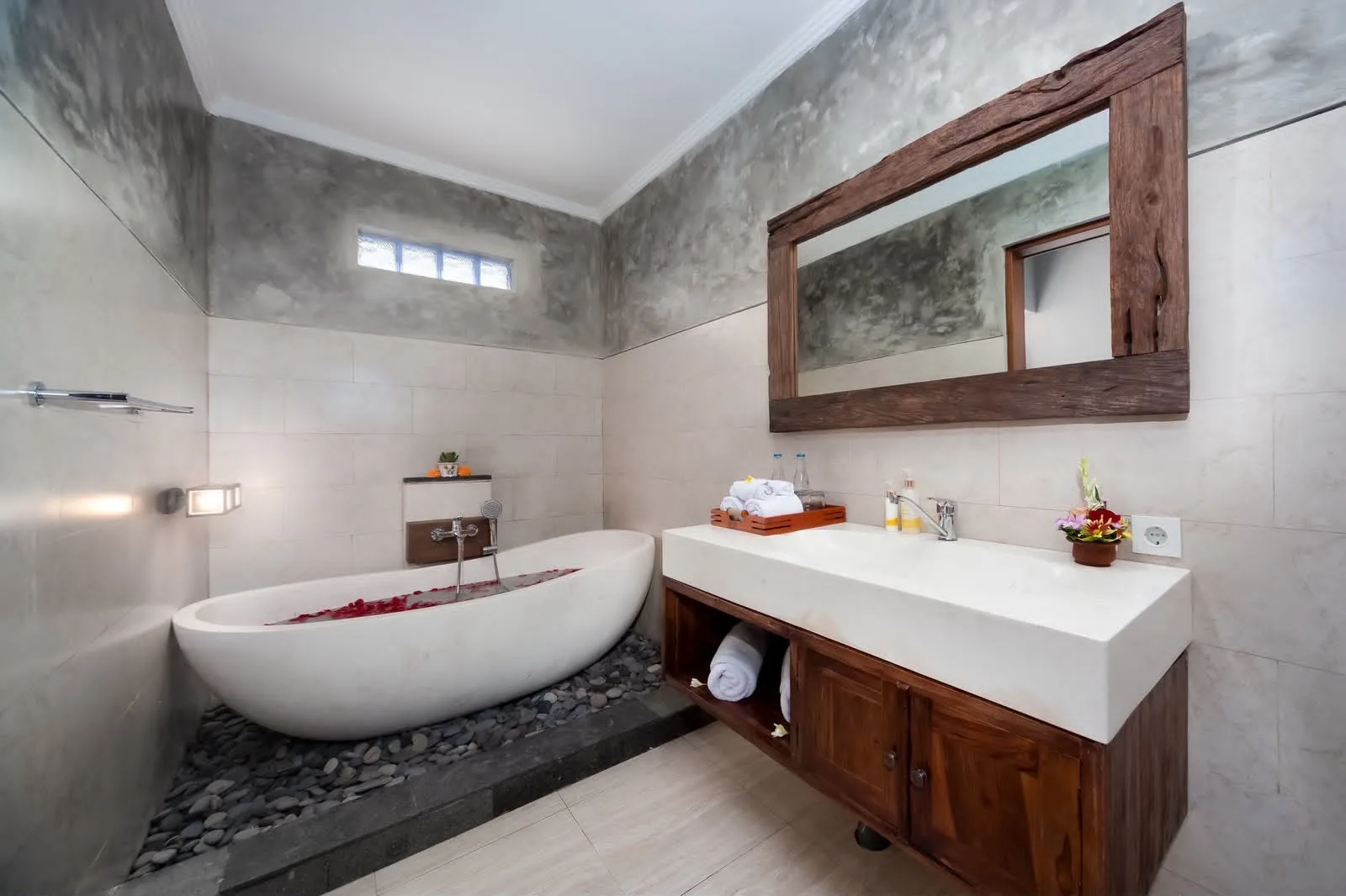 Monthly 2 Bedroom Rental Villa with Private Pool in Seminyak Bali