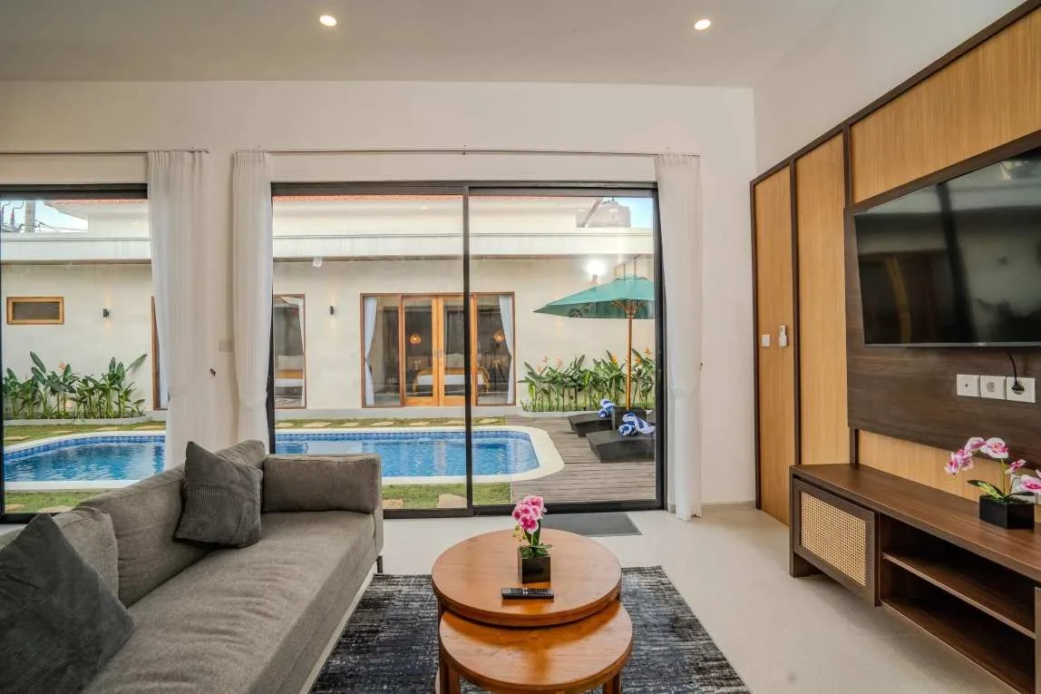 2 Bedroom Tropical Living Villa for Yearly Rent in Central Seminyak