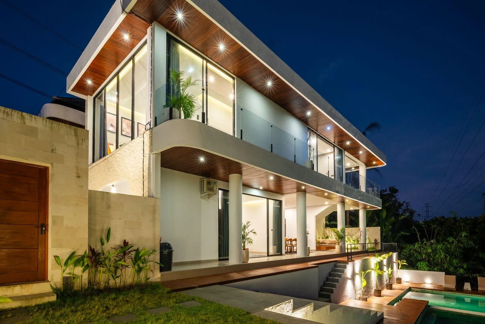 KABA-KABA | 3-BEDROOM LUXURY VILLA | 366 M2 LAND | 300 M2 BUILDING | FREEHOLD | FOR SALE | REF ID: DR0407
