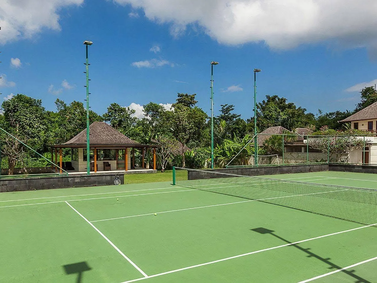 Freehold 6 Bedroom Luxury Estate for Sale in Berawa Canggu