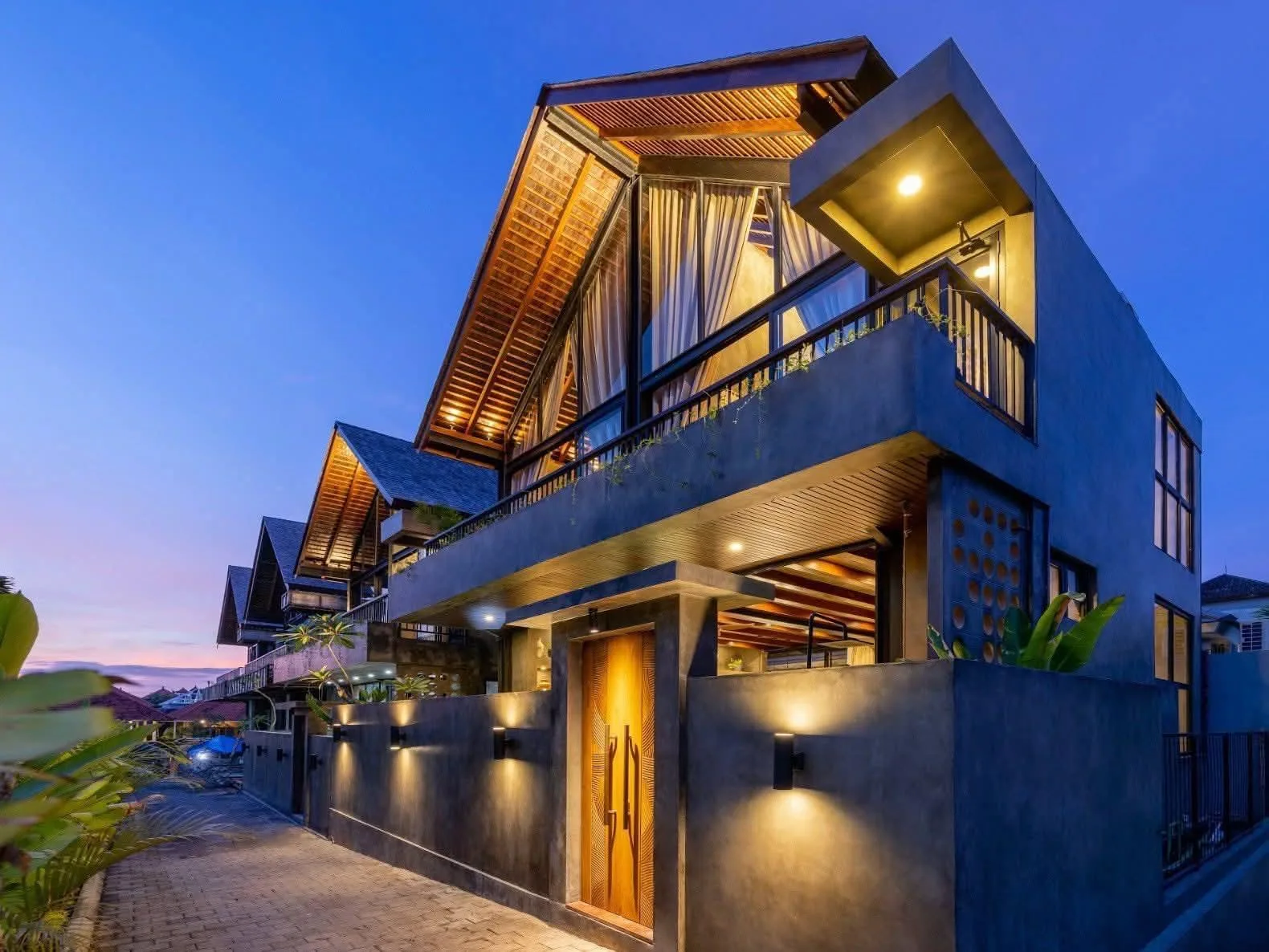 Monthly Luxury 2 Bedroom Loft Rental Villa in Padonan Canggu