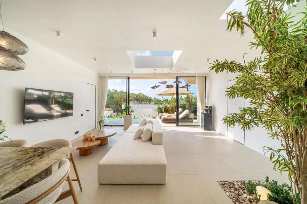 Modern 2 Bedroom Tropical Villa for Sale with Ocean Views in Uluwatu Bali