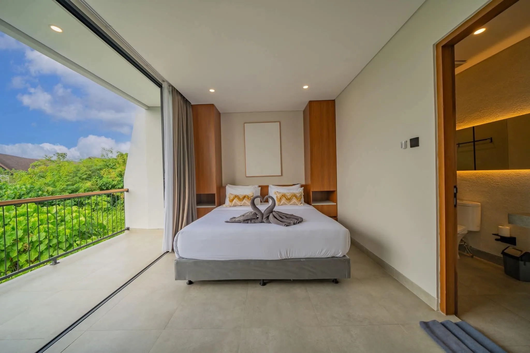 Monthly 2 Bedroom Tropical Rental Villa in Berawa Canggu