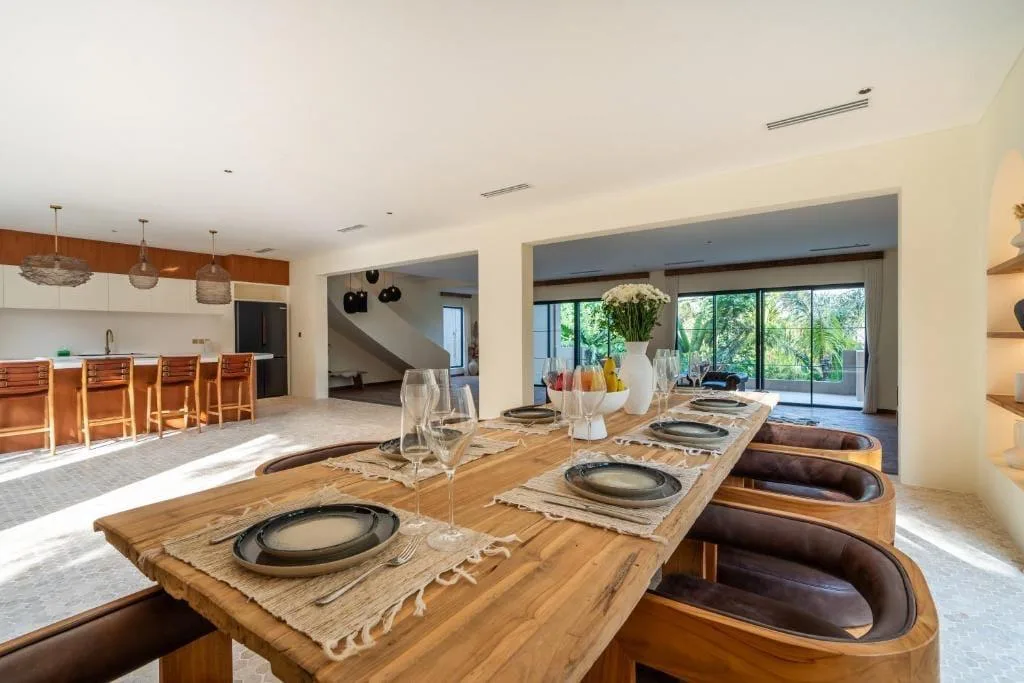 BATU BOLONG, CANGGU | 4-BEDROOM VILLA | MONTHLY RENTAL | REF ID: DR0470