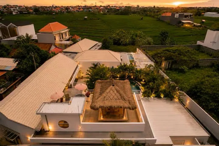 Monthly Luxury 4 Bedroom Rental Villa in Canggu Bali