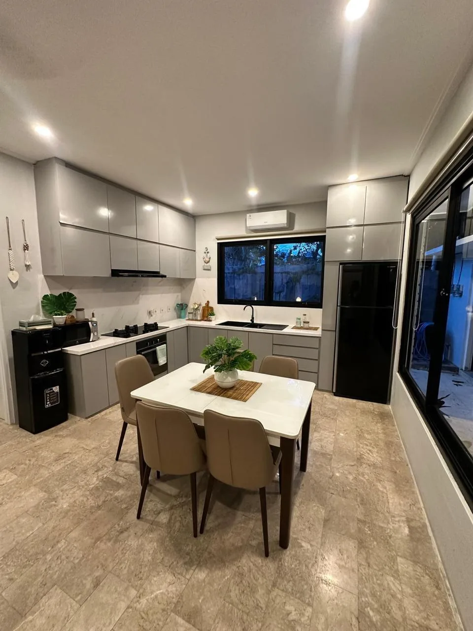 Beachside 3 Bedroom Rental Villa in Seminyak Bali