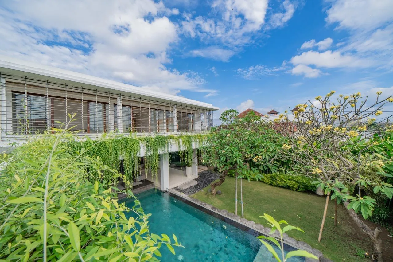 UMALAS | 5-BEDROOM LUXURY VILLA | PRIVATE POOL & SUNSET TERRACE | MONTHLY & YEARLY RENTAL | REF ID: DR0452