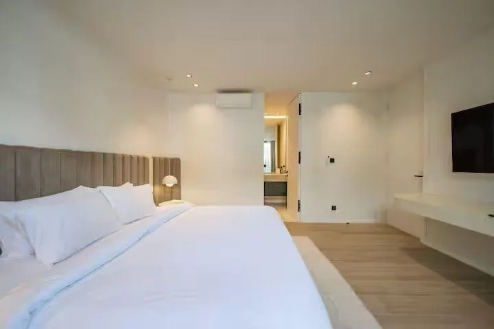 Umalas Real Estate, 4-Bedroom Luxury Villa for Rent