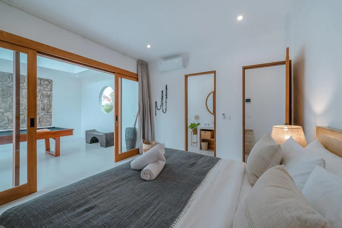 Monthly Luxury 3 Bedroom Rental Villa in Pererenan Bali
