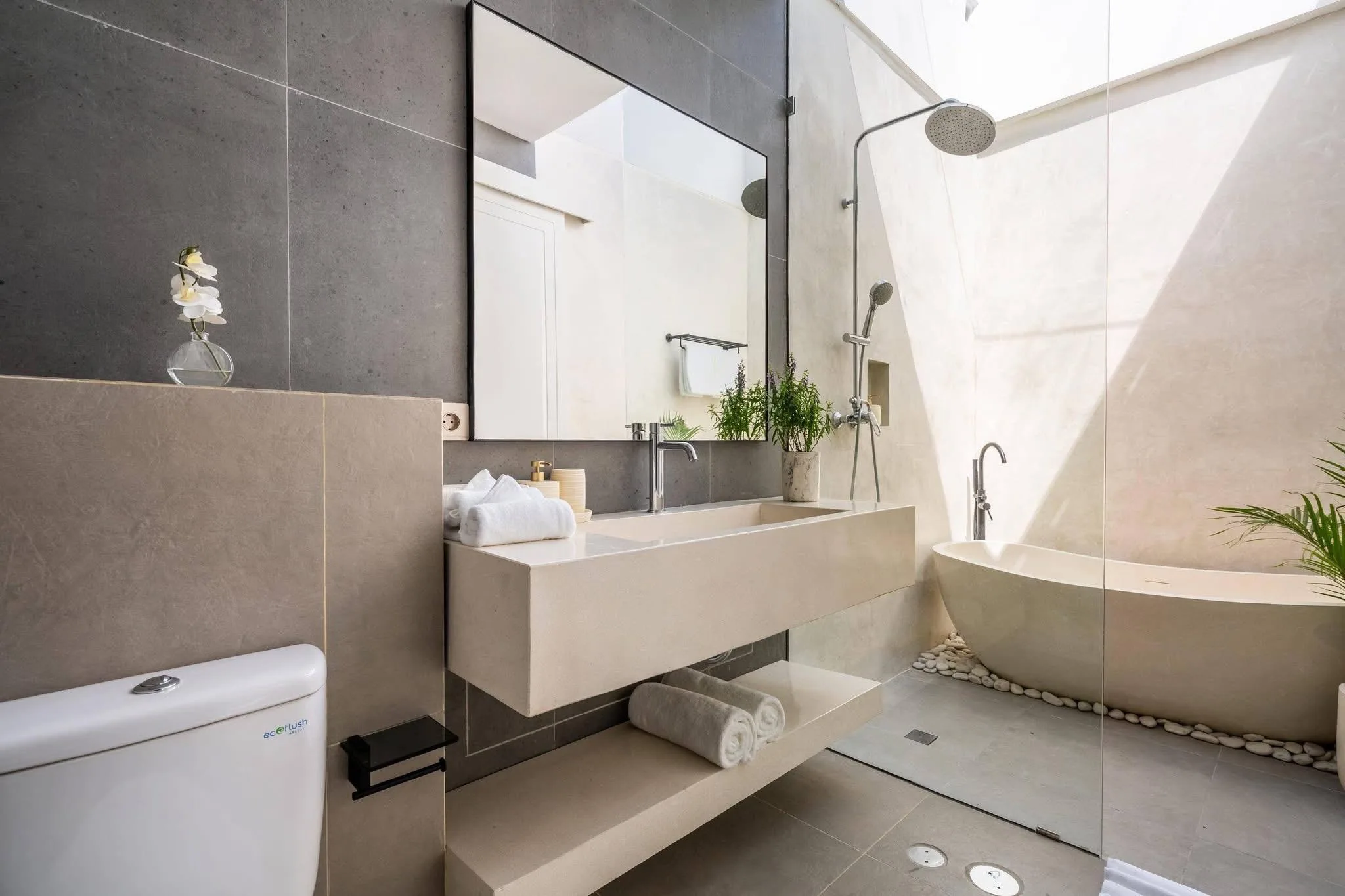 Monthly 2 Bedroom Brand New Rental Villa in Kerobokan Bali