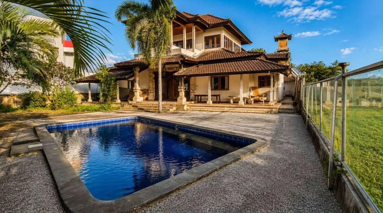 CEMAGI | 3-BEDROOM LUXURY VILLA | 900 M2 LAND | RICE FIELD VIEW | FOR SALE | REF ID: DR0409