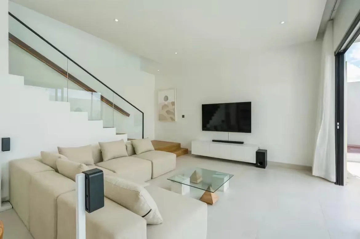 3-BEDROOM LUXURY VILLA | PERERENAN | CLOSE TO PERERENAN BEACH